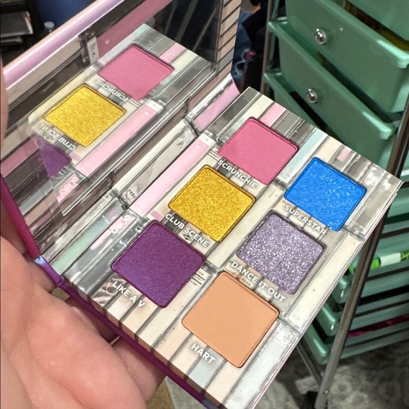 Urban Decay 80s Pop Queen Mini Eyeshadow Palette NEW in box 6 colors shimmery - Picture 1 of 3